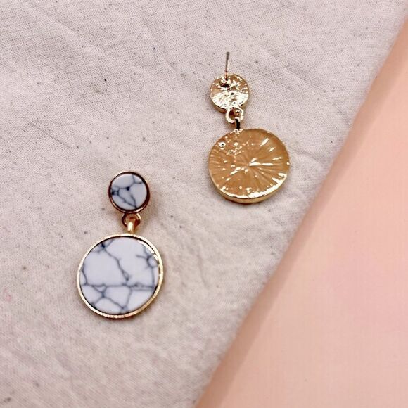 5/$25 MARBLED WHITE Dangles - Picture 2 of 4